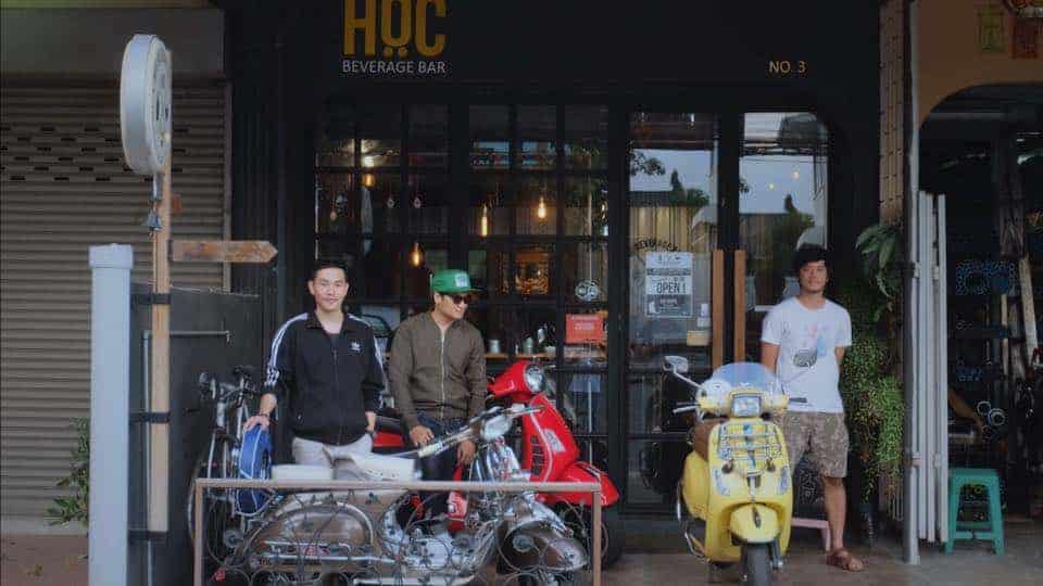 Hoc Beverage Bar & Cat Café 3
