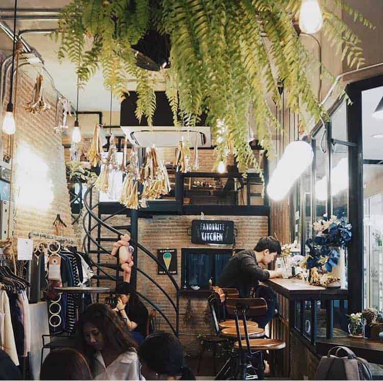 Favour Cafe (ท่ามหาราช) 1