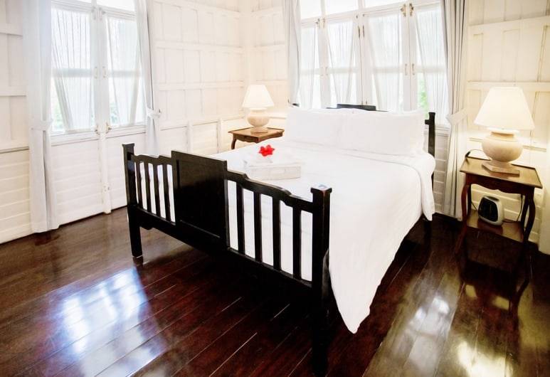The Hen Hua Hin 2