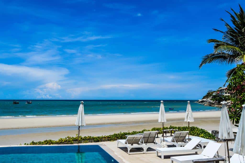Nern Chalet Beachfront Hotel 1