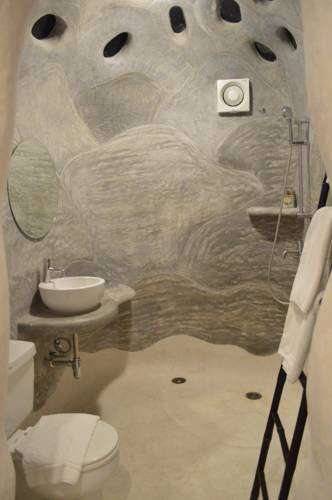 Nern Chalet Beachfront Hotel 9