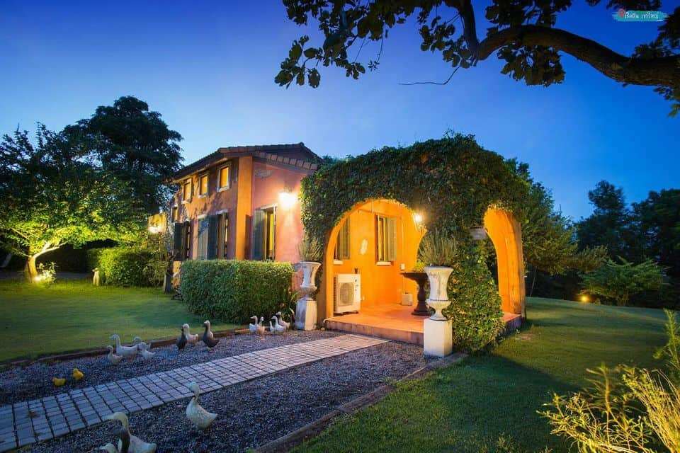 Her Glory Vacation Villa 8