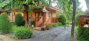 ต้นโพธิ์ รีสอร์ท (Tonpho Resort Banpong) 8