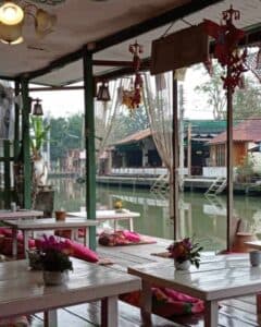 บ้านรักอัมพวา (Baanrak Amphawa) 8