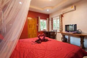 ต้นโพธิ์ รีสอร์ท (Tonpho Resort Banpong) 7
