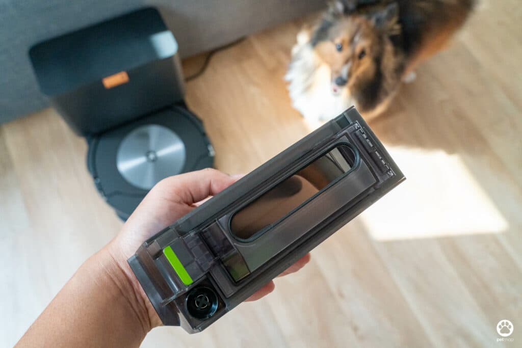 5 ฟีเจอร์ดีกับบ้านมีสุนัข รีวิว iRobot Roomba Combo j7+ หุ่นยนต์ดูดฝุ่นและถูพื้น 2 in 1 18 5 ฟีเจอร์ดีกับบ้านมีสุนัข รีวิว iRobot Roomba Combo j7+ หุ่นยนต์ดูดฝุ่นและถูพื้น 2 in 1 17