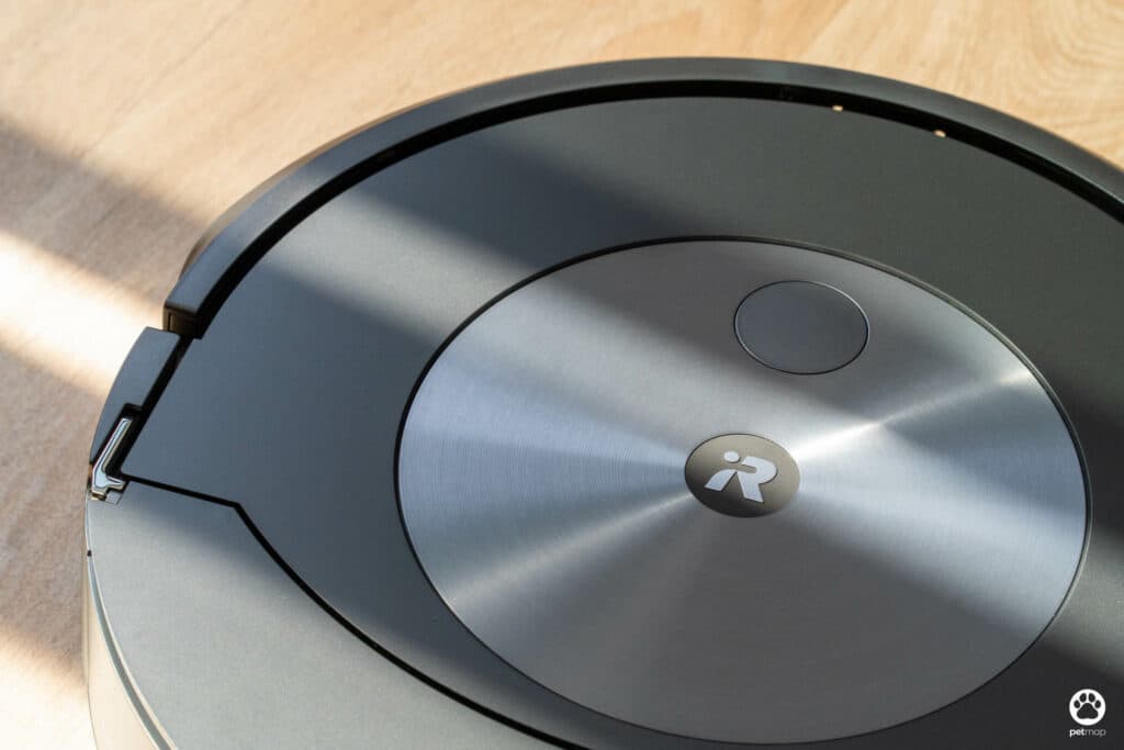 5 ฟีเจอร์ดีกับบ้านมีสุนัข รีวิว iRobot Roomba Combo j7+ หุ่นยนต์ดูดฝุ่นและถูพื้น 2 in 1 54 5 ฟีเจอร์ดีกับบ้านมีสุนัข รีวิว iRobot Roomba Combo j7+ หุ่นยนต์ดูดฝุ่นและถูพื้น 2 in 1 49