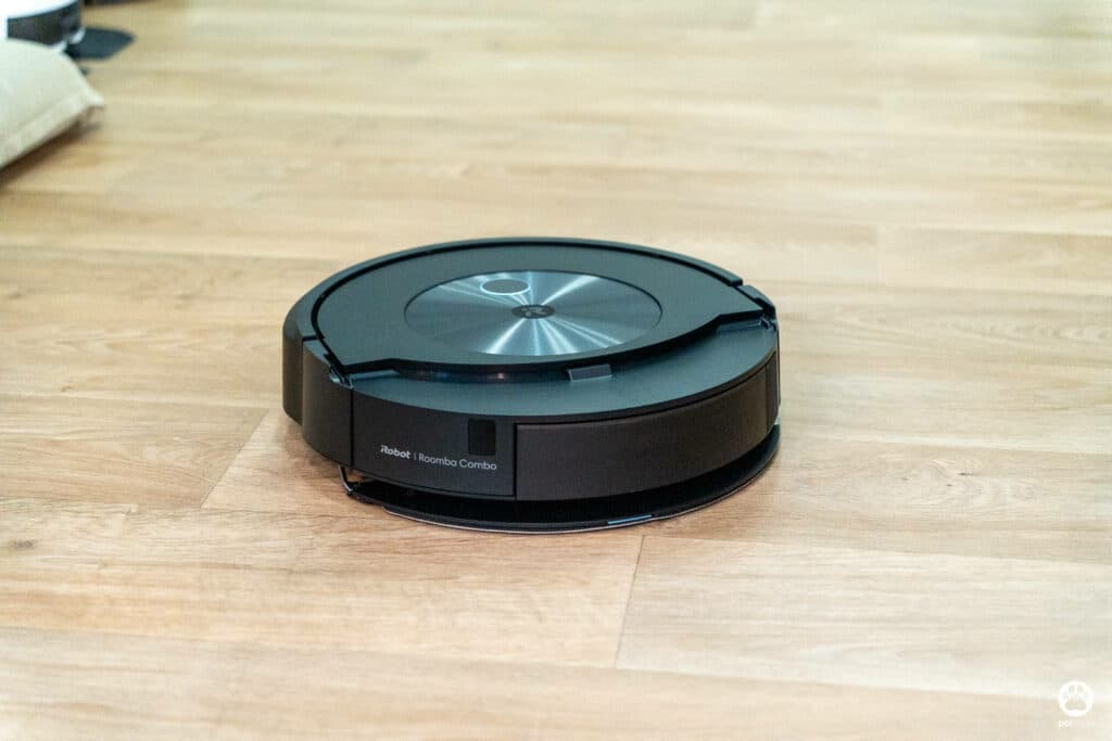 5 ฟีเจอร์ดีกับบ้านมีสุนัข รีวิว iRobot Roomba Combo j7+ หุ่นยนต์ดูดฝุ่นและถูพื้น 2 in 1 31 5 ฟีเจอร์ดีกับบ้านมีสุนัข รีวิว iRobot Roomba Combo j7+ หุ่นยนต์ดูดฝุ่นและถูพื้น 2 in 1 29