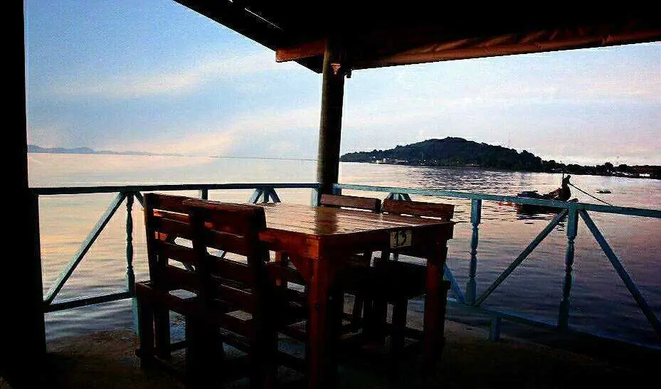 วารีซีฟู้ด ร้านอาหารทะเล ริมทะเล บ้านเพ ระยอง 1
