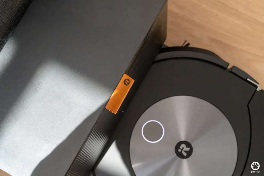 5 ฟีเจอร์ดีกับบ้านมีสุนัข รีวิว iRobot Roomba Combo j7+ หุ่นยนต์ดูดฝุ่นและถูพื้น 2 in 1 36 5 ฟีเจอร์ดีกับบ้านมีสุนัข รีวิว iRobot Roomba Combo j7+ หุ่นยนต์ดูดฝุ่นและถูพื้น 2 in 1 34