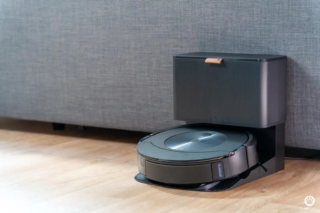 5 ฟีเจอร์ดีกับบ้านมีสุนัข รีวิว iRobot Roomba Combo j7+ หุ่นยนต์ดูดฝุ่นและถูพื้น 2 in 1 35 5 ฟีเจอร์ดีกับบ้านมีสุนัข รีวิว iRobot Roomba Combo j7+ หุ่นยนต์ดูดฝุ่นและถูพื้น 2 in 1 33