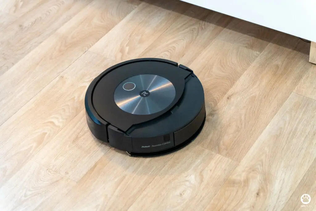5 ฟีเจอร์ดีกับบ้านมีสุนัข รีวิว iRobot Roomba Combo j7+ หุ่นยนต์ดูดฝุ่นและถูพื้น 2 in 1 63 5 ฟีเจอร์ดีกับบ้านมีสุนัข รีวิว iRobot Roomba Combo j7+ หุ่นยนต์ดูดฝุ่นและถูพื้น 2 in 1 58