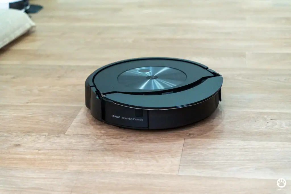 5 ฟีเจอร์ดีกับบ้านมีสุนัข รีวิว iRobot Roomba Combo j7+ หุ่นยนต์ดูดฝุ่นและถูพื้น 2 in 1 28 5 ฟีเจอร์ดีกับบ้านมีสุนัข รีวิว iRobot Roomba Combo j7+ หุ่นยนต์ดูดฝุ่นและถูพื้น 2 in 1 26