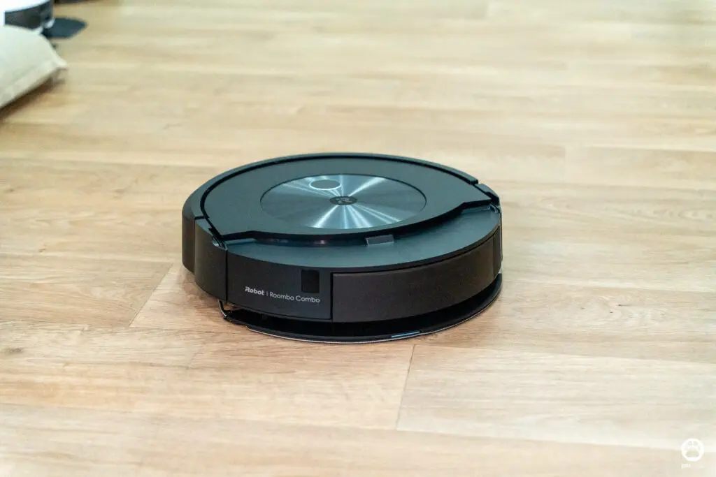 5 ฟีเจอร์ดีกับบ้านมีสุนัข รีวิว iRobot Roomba Combo j7+ หุ่นยนต์ดูดฝุ่นและถูพื้น 2 in 1 31 5 ฟีเจอร์ดีกับบ้านมีสุนัข รีวิว iRobot Roomba Combo j7+ หุ่นยนต์ดูดฝุ่นและถูพื้น 2 in 1 29