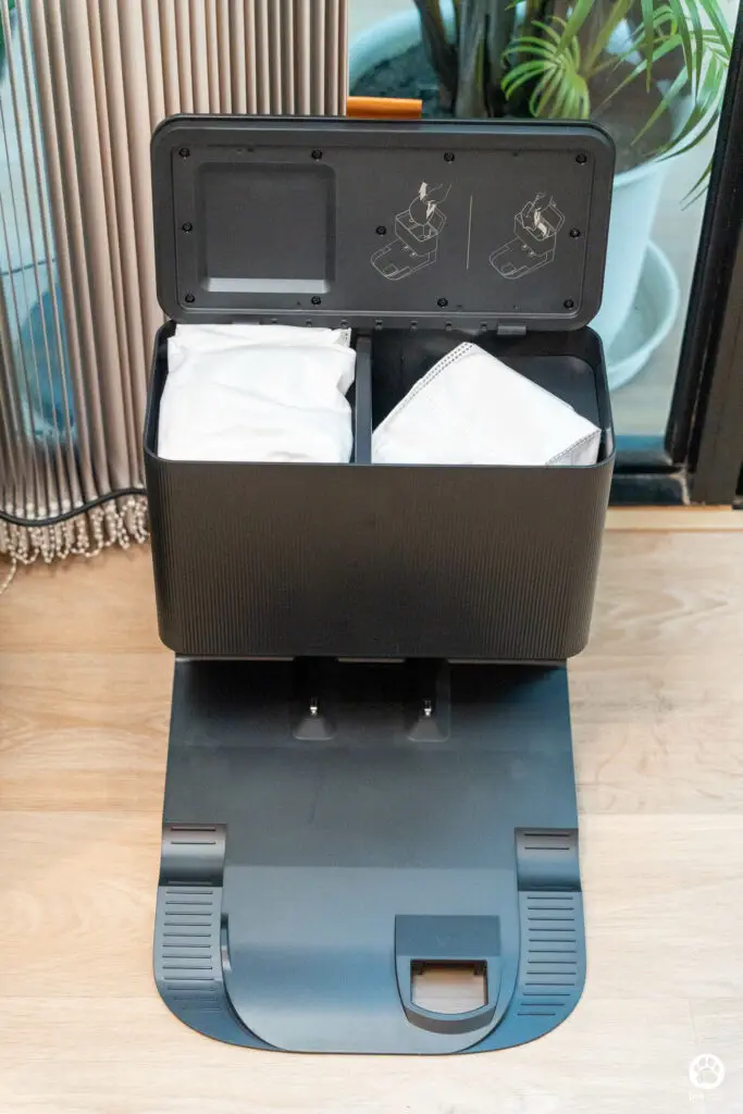 5 ฟีเจอร์ดีกับบ้านมีสุนัข รีวิว iRobot Roomba Combo j7+ หุ่นยนต์ดูดฝุ่นและถูพื้น 2 in 1 40 5 ฟีเจอร์ดีกับบ้านมีสุนัข รีวิว iRobot Roomba Combo j7+ หุ่นยนต์ดูดฝุ่นและถูพื้น 2 in 1 38